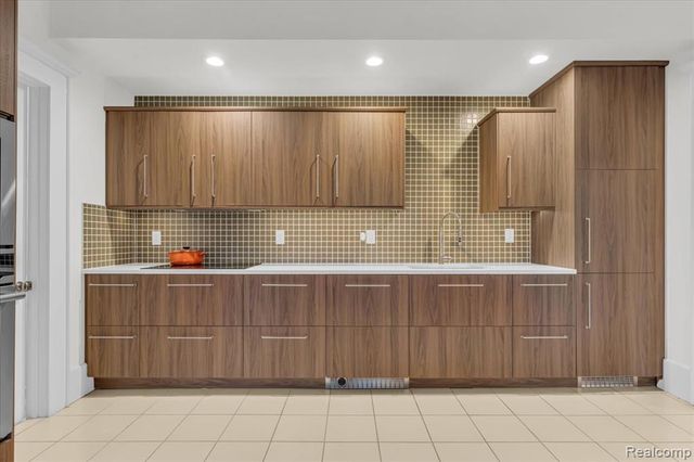 615 W Hancock St 202, Detroit, MI 48201