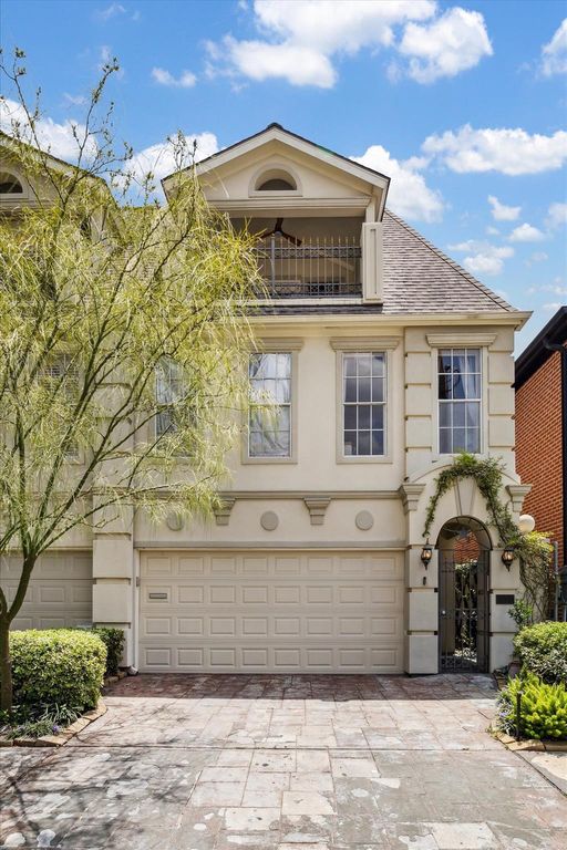 2111 Driscoll Street, Houston, TX 77019