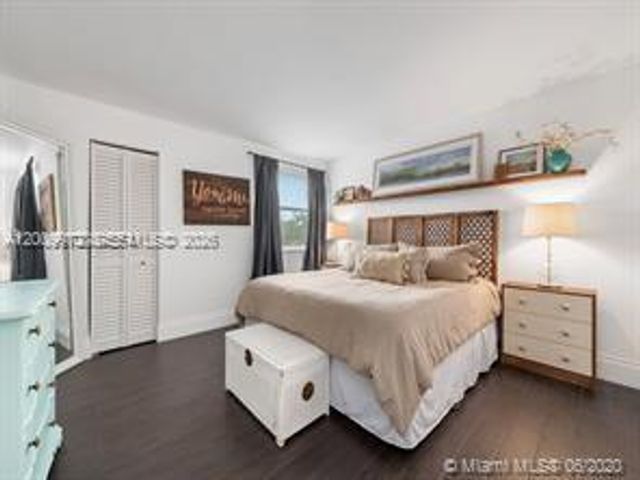 4590 SW 68th Ct Cir 8, Miami, FL 33155