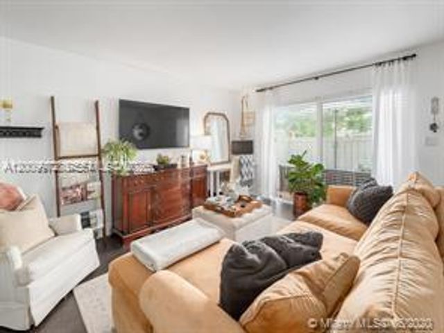 4590 SW 68th Ct Cir 8, Miami, FL 33155