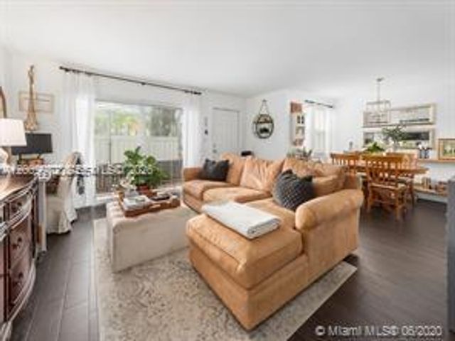 4590 SW 68th Ct Cir 8, Miami, FL 33155