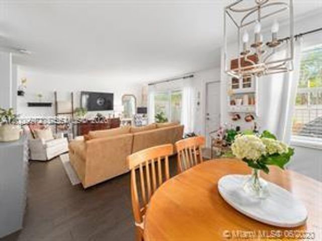 4590 SW 68th Ct Cir 8, Miami, FL 33155