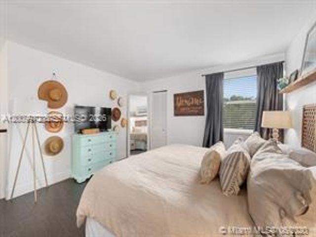 4590 SW 68th Ct Cir 8, Miami, FL 33155