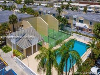 4590 SW 68th Ct Cir 8, Miami, FL 33155