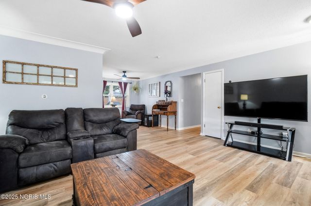 519 Knollwood Drive, Bowling Green, OH 43402