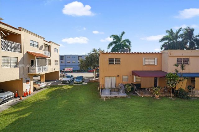1305 W 53rd Street 429, Hialeah, FL 33012