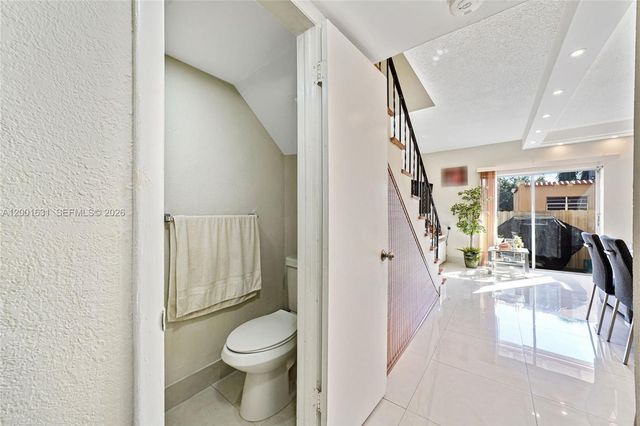 1305 W 53rd Street 429, Hialeah, FL 33012