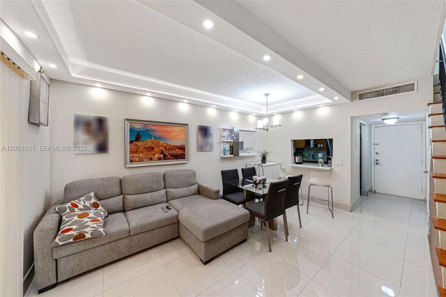 1305 W 53rd Street 429, Hialeah, FL 33012