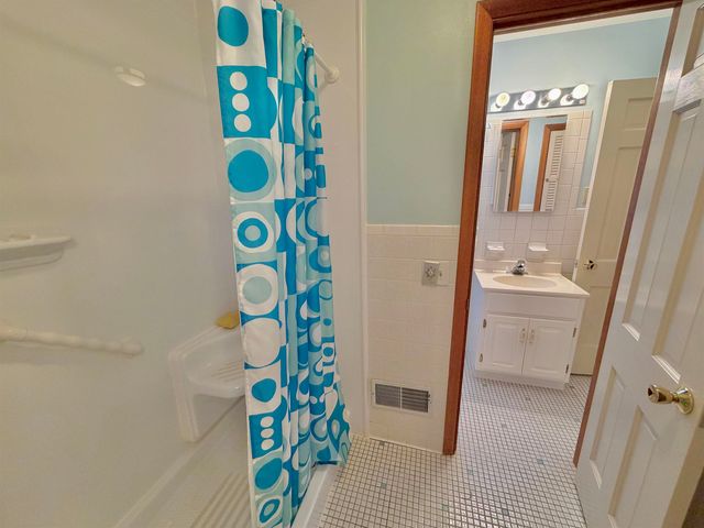 509 McNeil Ave, Point Pleasant, WV 25550