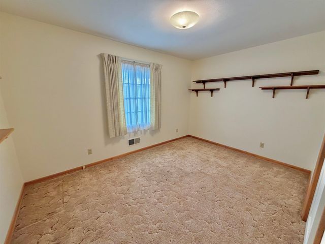 509 McNeil Ave, Point Pleasant, WV 25550