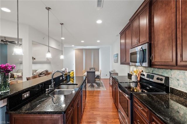 2205 Martlet LN, Virginia Beach, VA 23456