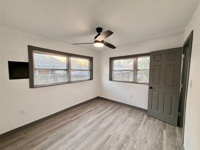 928 Morton Avenue, Des Moines, IA 50316