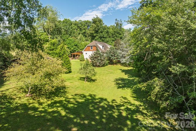 17 Squires Lane, Candler, NC 28715
