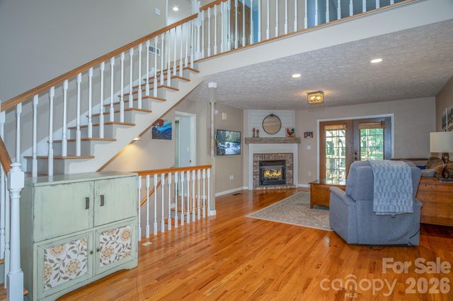 17 Squires Lane, Candler, NC 28715