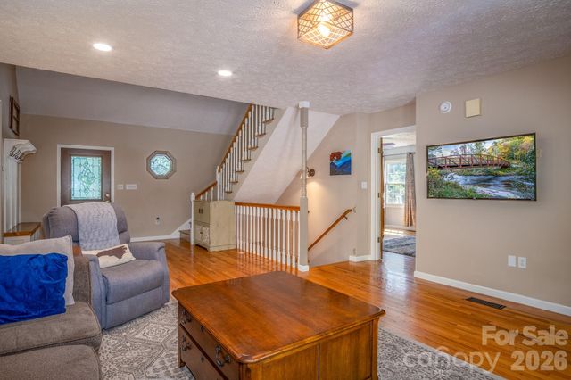 17 Squires Lane, Candler, NC 28715