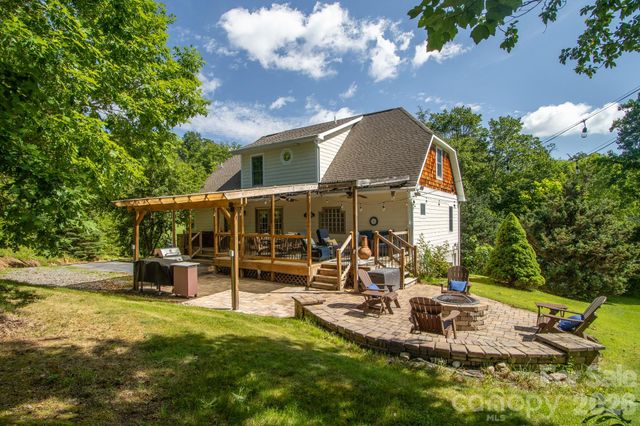 17 Squires Lane, Candler, NC 28715