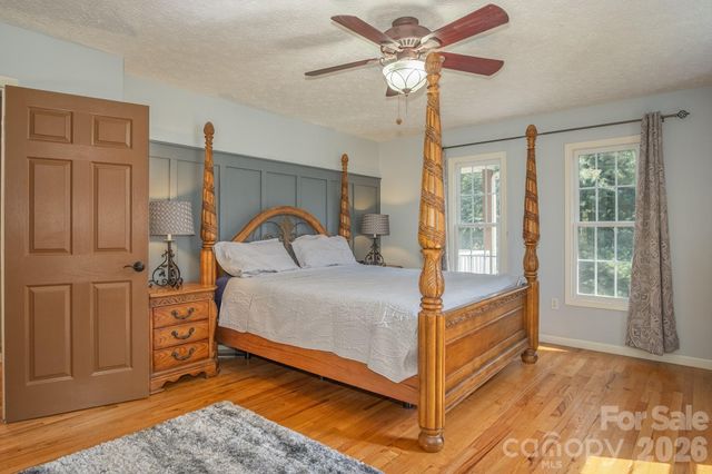 17 Squires Lane, Candler, NC 28715