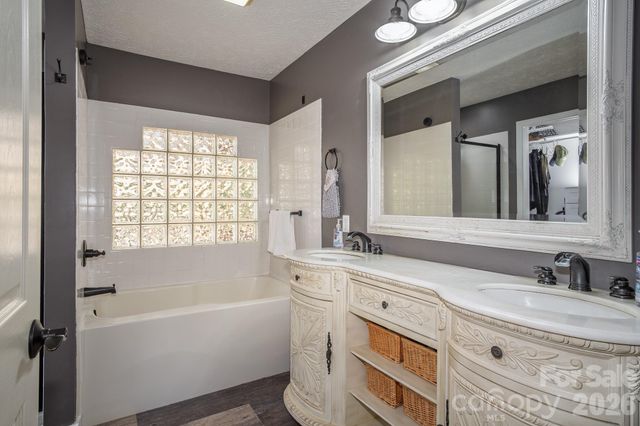 17 Squires Lane, Candler, NC 28715