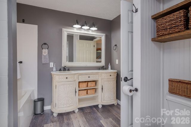 17 Squires Lane, Candler, NC 28715