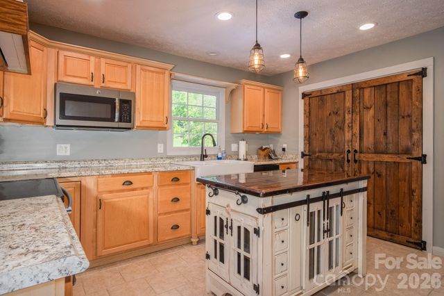 17 Squires Lane, Candler, NC 28715