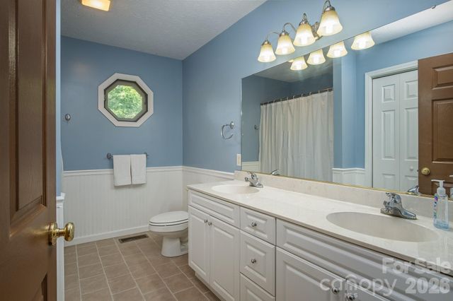 17 Squires Lane, Candler, NC 28715