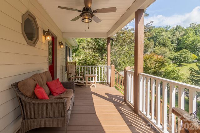 17 Squires Lane, Candler, NC 28715