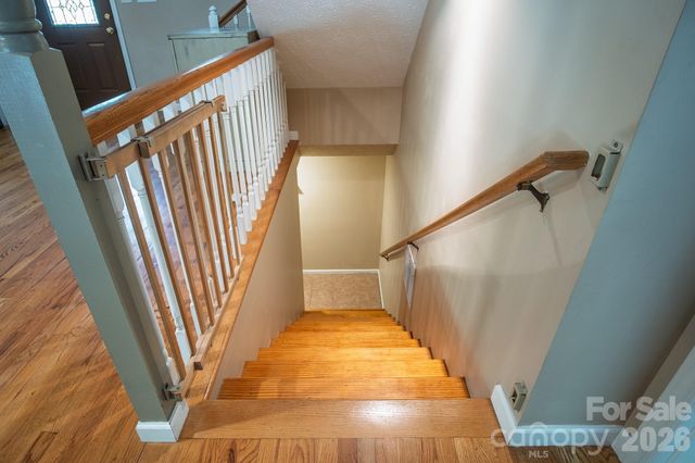 17 Squires Lane, Candler, NC 28715