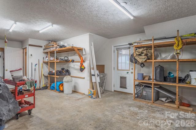 17 Squires Lane, Candler, NC 28715