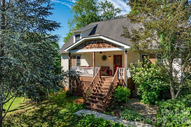 17 Squires Lane, Candler, NC 28715