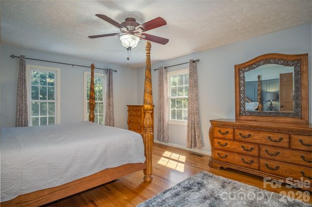 17 Squires Lane, Candler, NC 28715