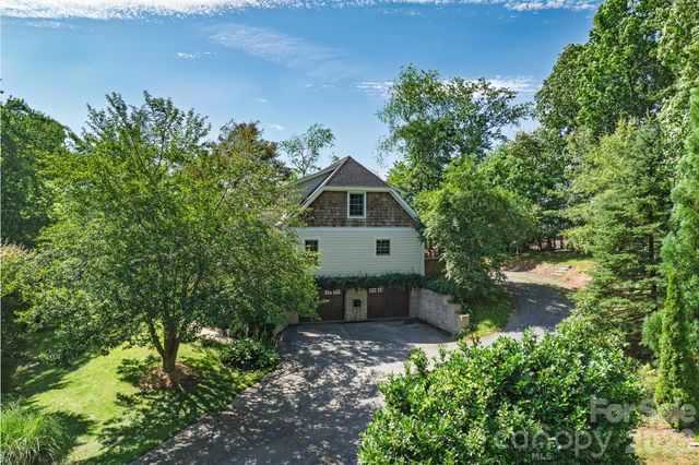 17 Squires Lane, Candler, NC 28715