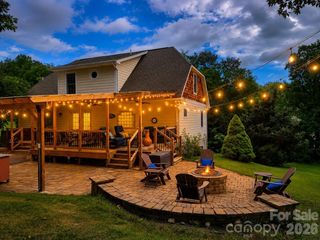 17 Squires Lane, Candler, NC 28715
