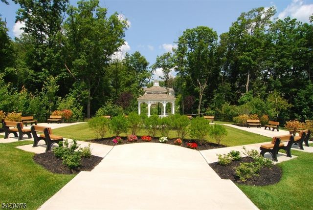 5211 Veterans Dr, Rockaway Twp., NJ 07866