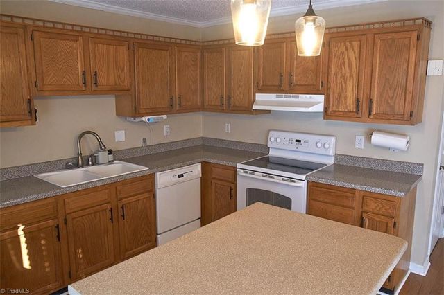 1012 Springwood Lane, Archdale, NC 27263