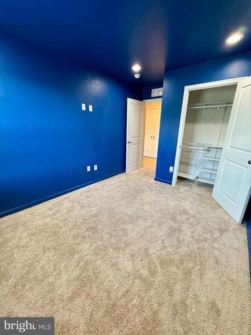 4 PEREGRINE WAY, Burlington, NJ 08016