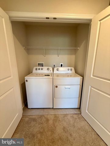 4 PEREGRINE WAY, Burlington, NJ 08016