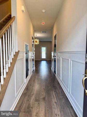 4 PEREGRINE WAY, Burlington, NJ 08016