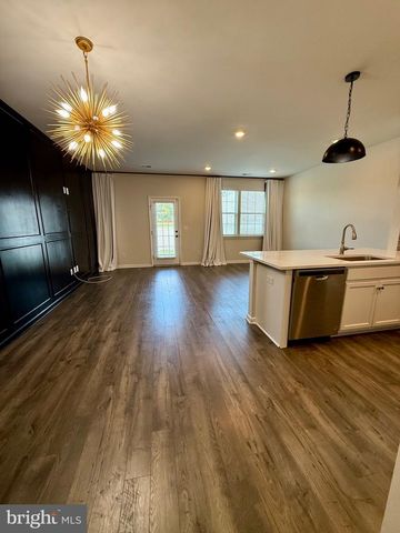 4 PEREGRINE WAY, Burlington, NJ 08016