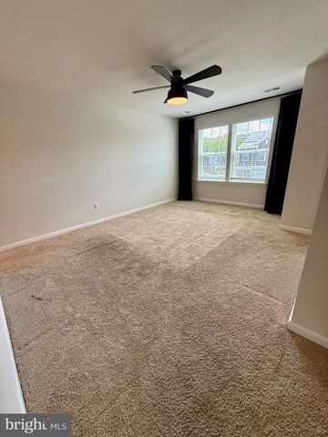 4 PEREGRINE WAY, Burlington, NJ 08016