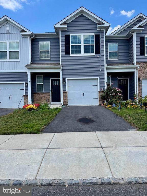 4 PEREGRINE WAY, Burlington, NJ 08016