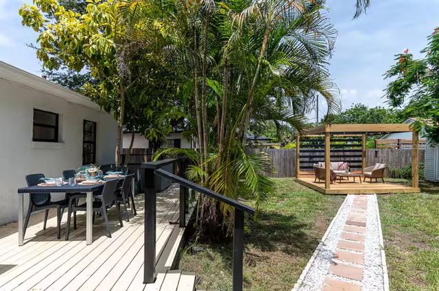 5212 S PURITAN AVENUE, Tampa, FL 33611