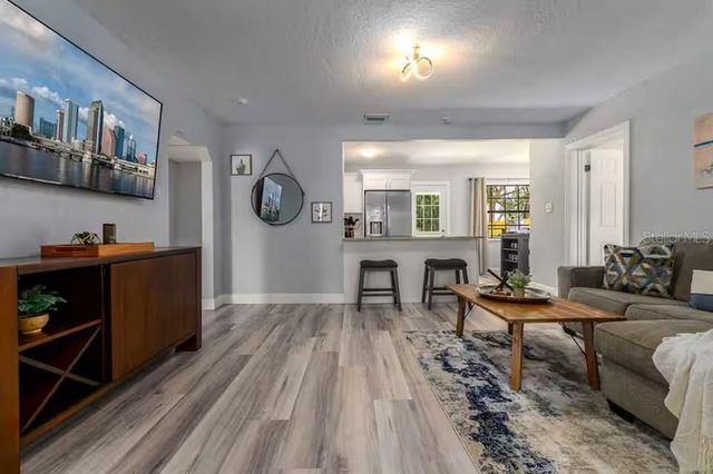 5212 S PURITAN AVENUE, Tampa, FL 33611