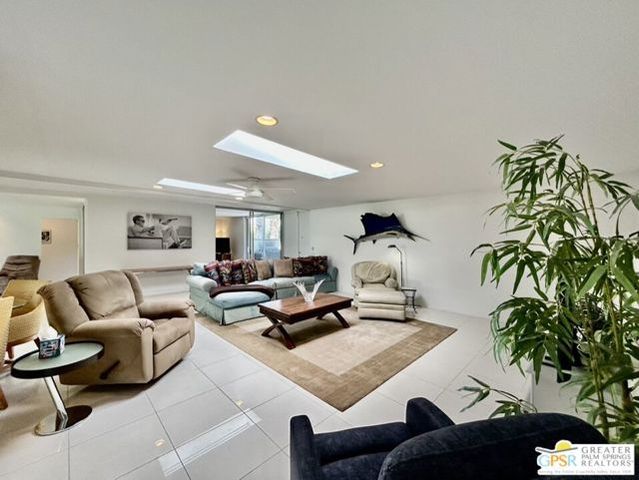 197 Desert Lakes Drive, Palm Springs, CA 92264