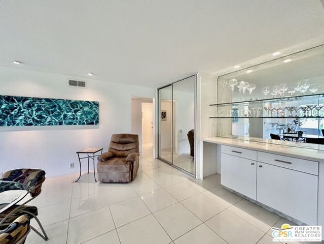 197 Desert Lakes Drive, Palm Springs, CA 92264