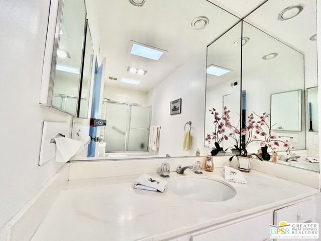 197 Desert Lakes Drive, Palm Springs, CA 92264