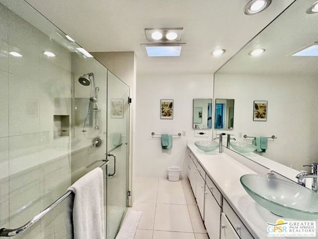 197 Desert Lakes Drive, Palm Springs, CA 92264