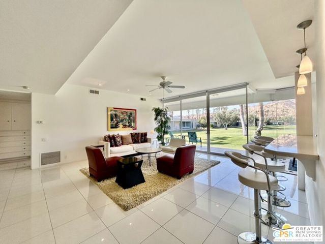 197 Desert Lakes Drive, Palm Springs, CA 92264