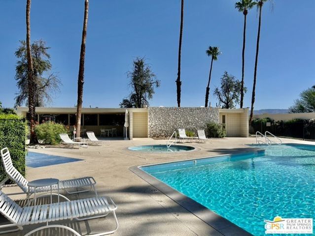 197 Desert Lakes Drive, Palm Springs, CA 92264