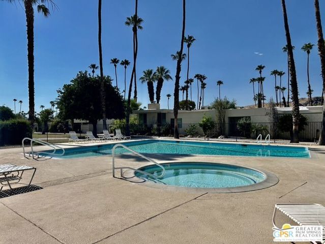 197 Desert Lakes Drive, Palm Springs, CA 92264