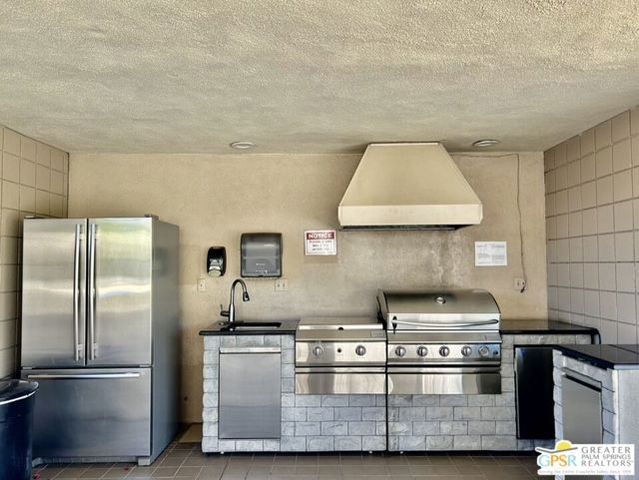 197 Desert Lakes Drive, Palm Springs, CA 92264